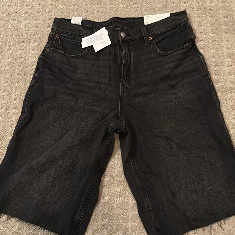 American eagle NWT black Bermuda short